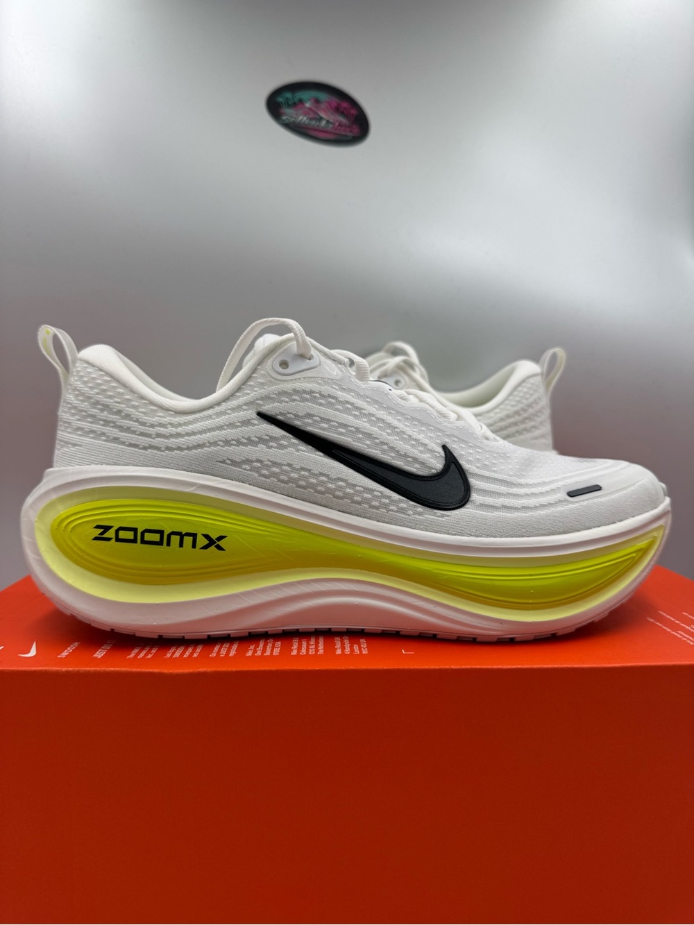 Nike Vomero Plus White Black Cyber BRAND NEW Size 8 Women